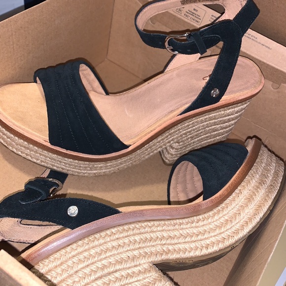 NIB UGG Laynce Sandals-Black ankle strap platform leather upper Sz 10 new in box - Picture 6 of 6